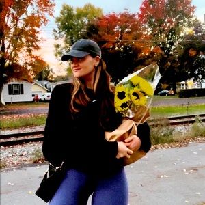 Meet your Posher, Monica